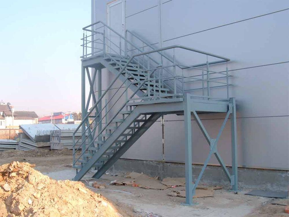 Металлические промышленные лестницы